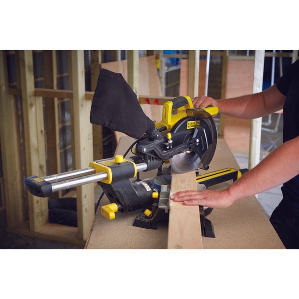 Stanley Fatmax kapp & gjærsag 1500W FME721-QS