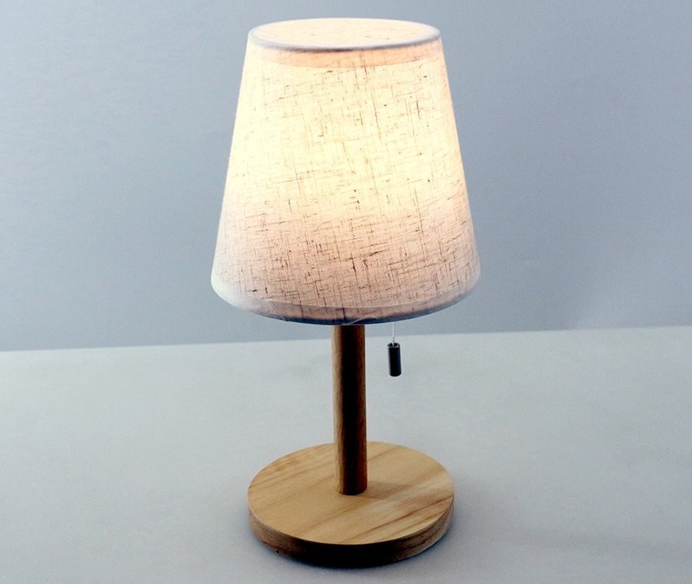 Homeline bordlampe trefot, beige skjerm 3 nivåer 451625 