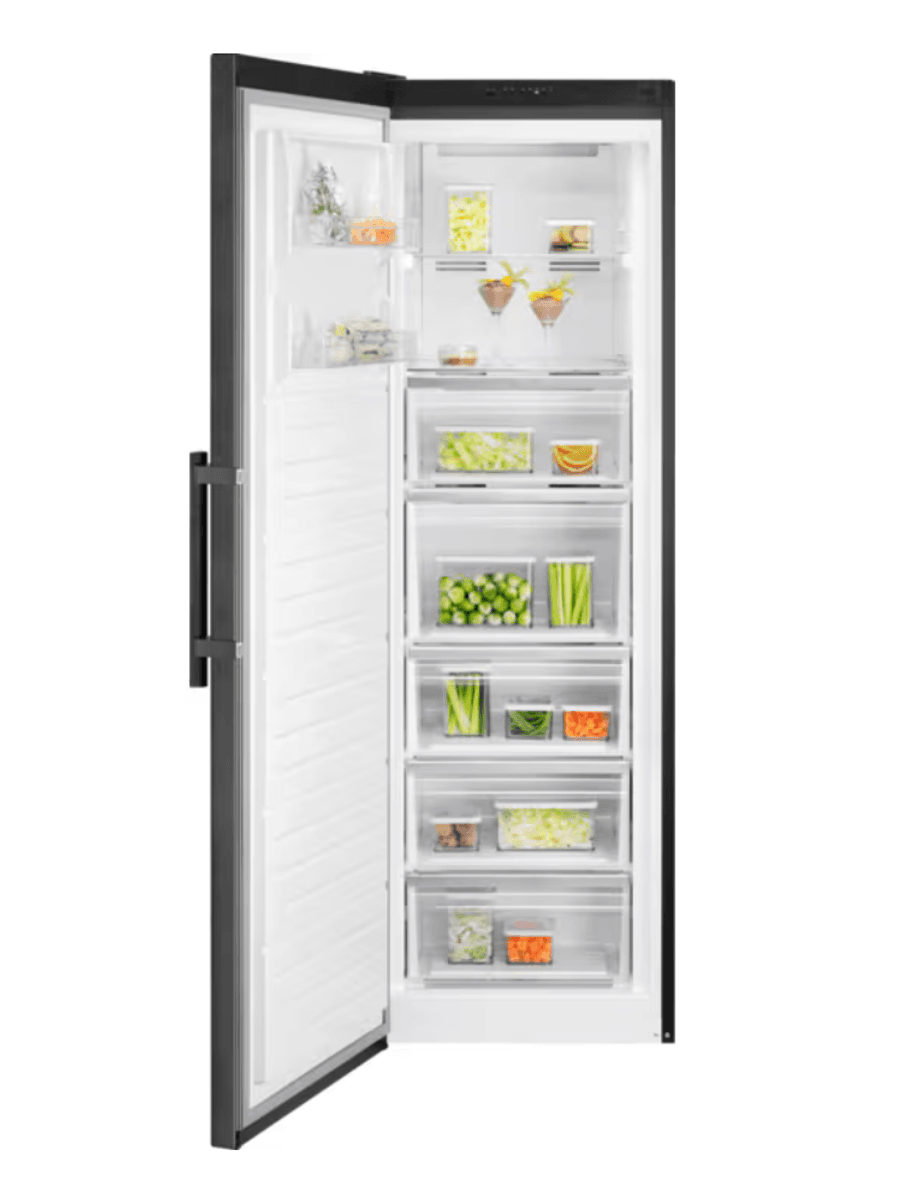 Electrolux 700 frittstående fryseskap NoFrost sort 186 cm LUS7MD28B 922717289
